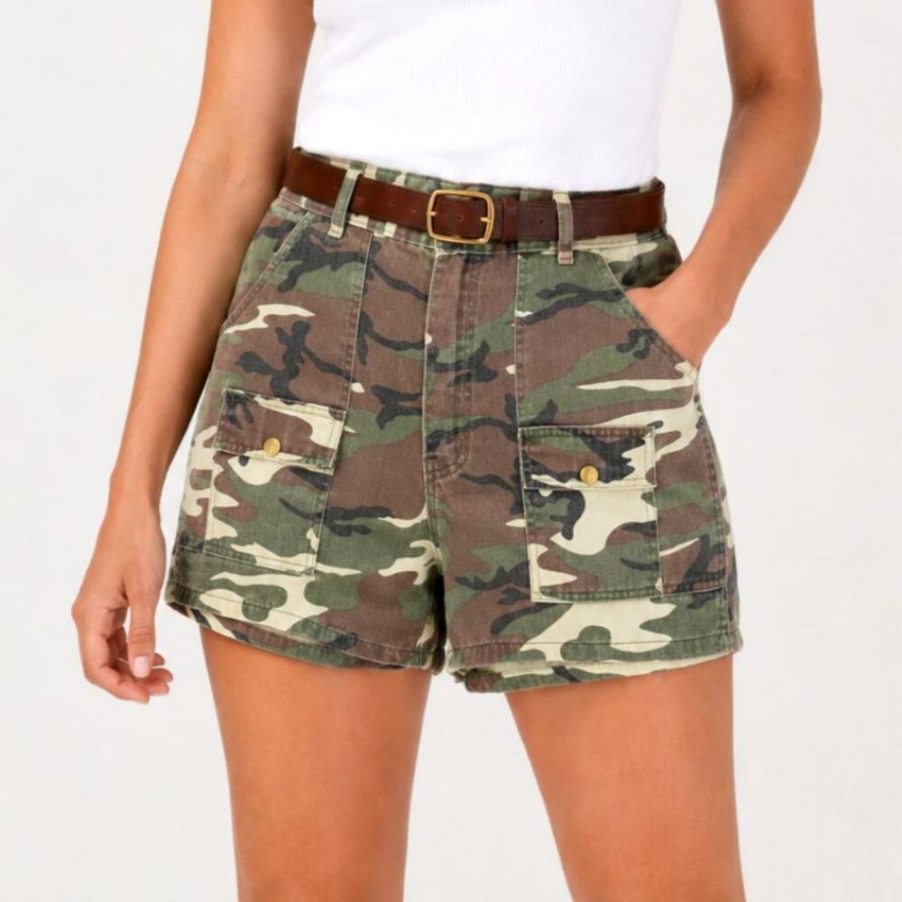 Vintage Camo Cargo Shorts Size Medium